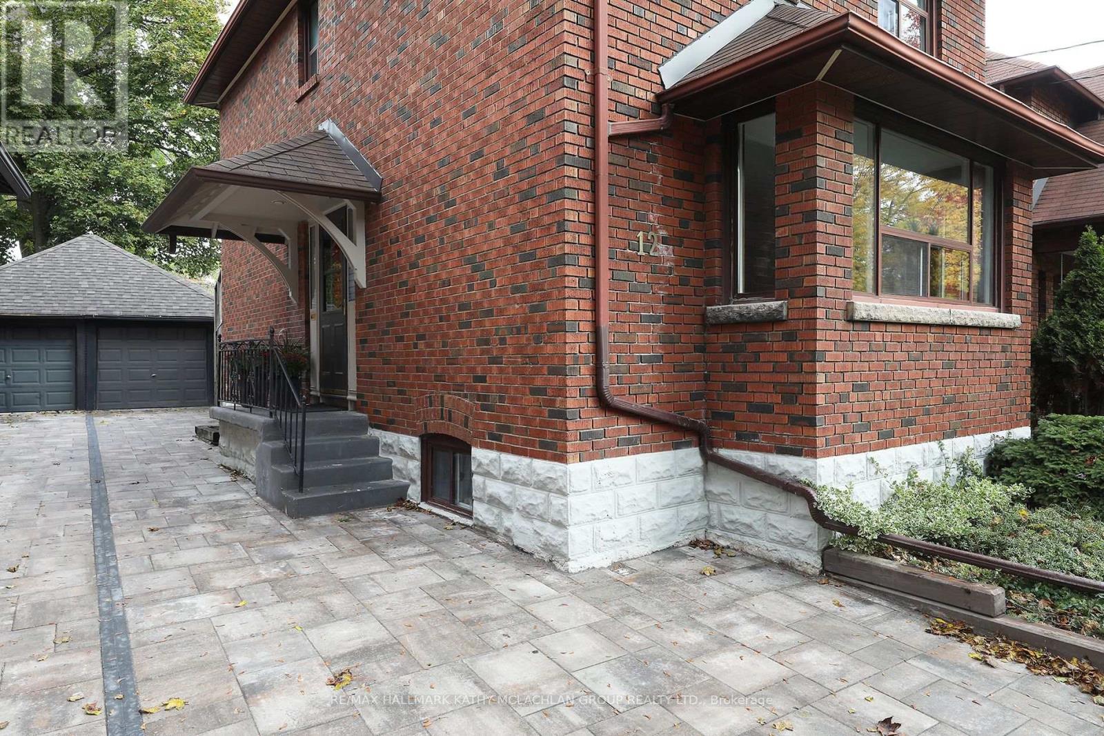 12 Cameron Crescent, Toronto, Ontario  M4G 1Z8 - Photo 2 - C12483312
