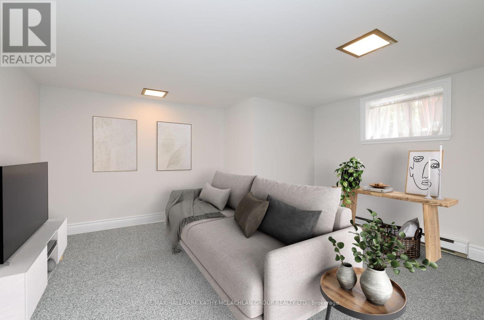12 Cameron Crescent, Toronto, Ontario  M4G 1Z8 - Photo 24 - C12483312
