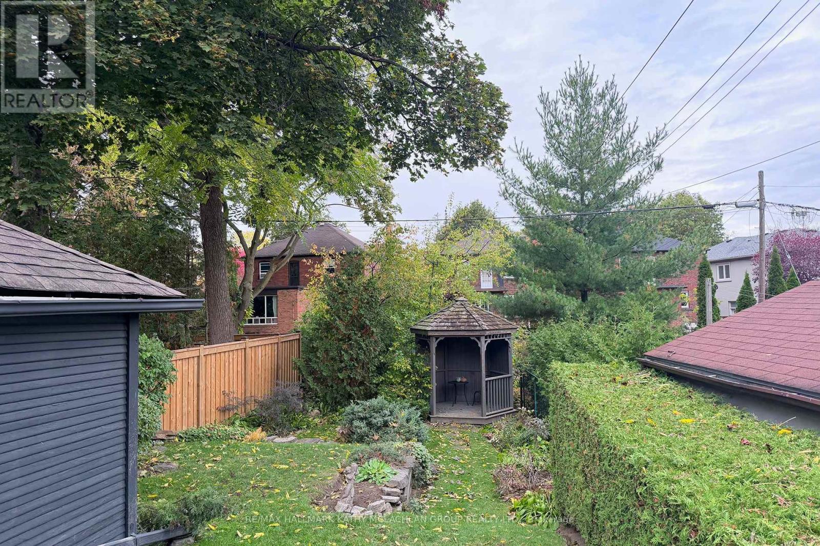 12 Cameron Crescent, Toronto, Ontario  M4G 1Z8 - Photo 28 - C12483312