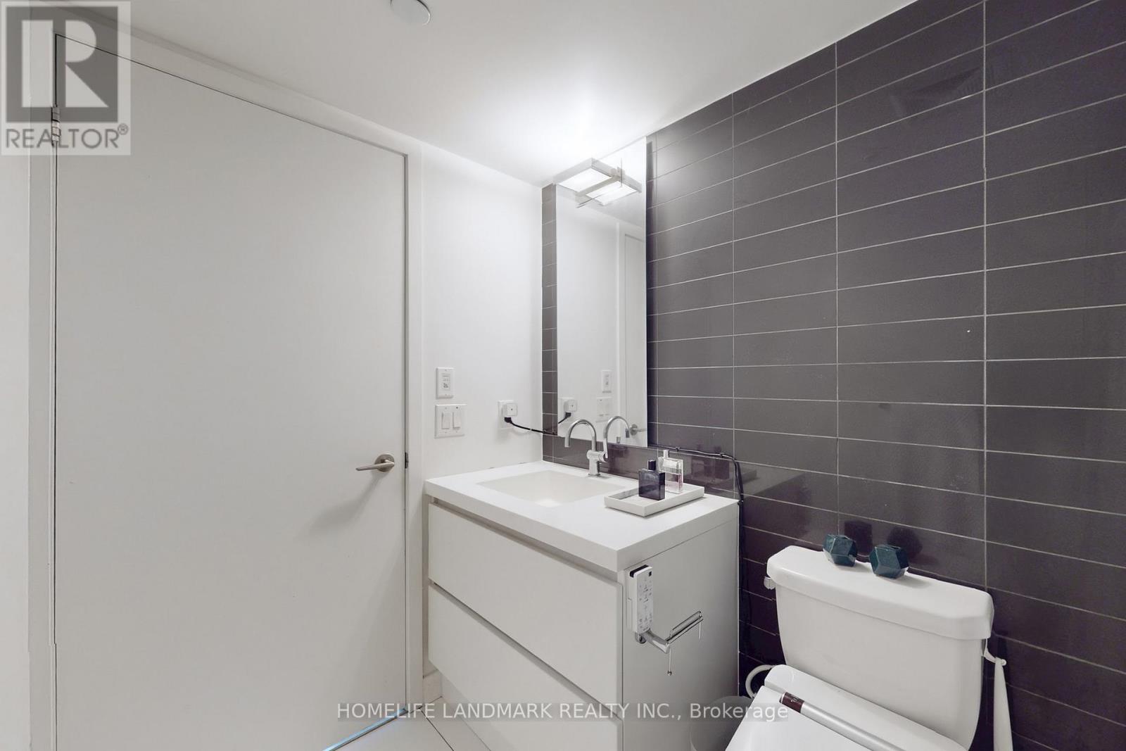 3206 - 85 Queens Wharf Road, Toronto, Ontario  M5V 0J9 - Photo 13 - C12483379