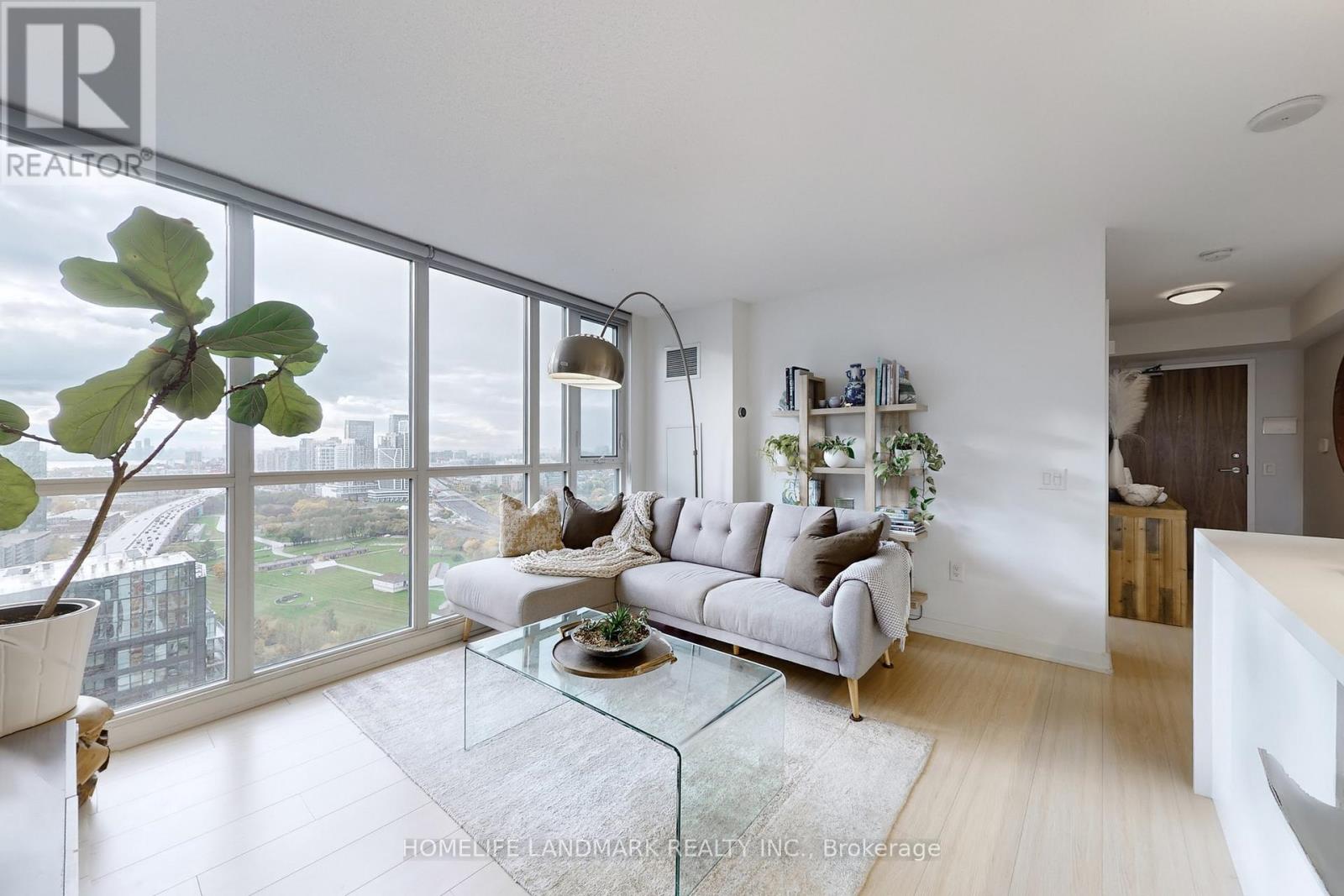 3206 - 85 Queens Wharf Road, Toronto, Ontario  M5V 0J9 - Photo 8 - C12483379