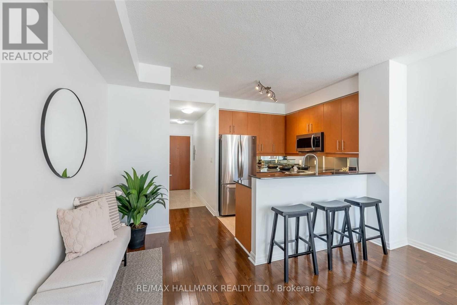 1207 - 300 Bloor Street E, Toronto, Ontario  M4W 3Y2 - Photo 4 - C12483389