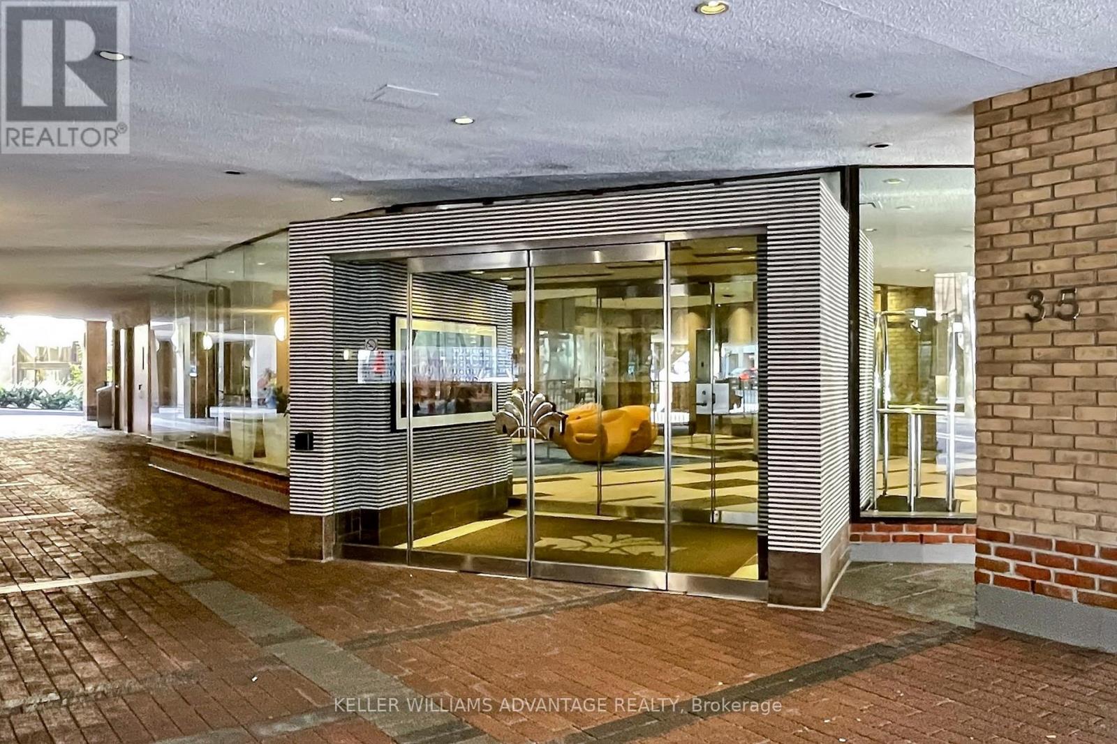 713 - 35 Church Street, Toronto, Ontario  M5E 1T3 - Photo 3 - C12483429