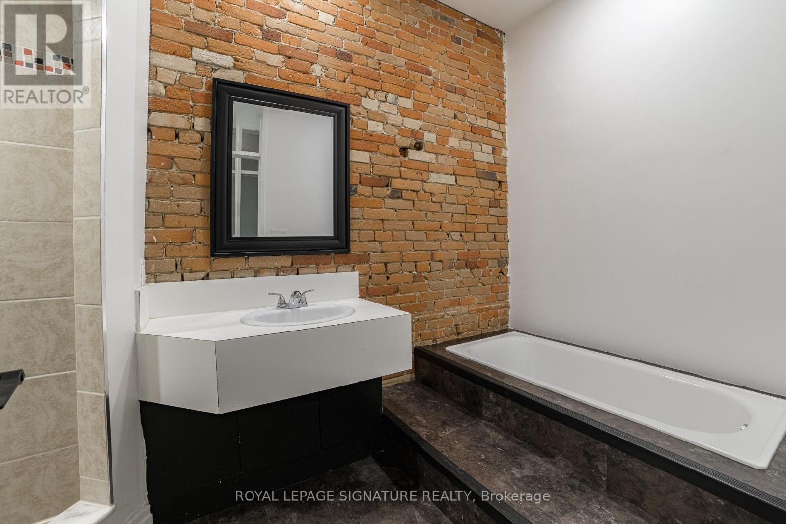 Main - 103 Gloucester Street, Toronto, Ontario  M4Y 1M2 - Photo 14 - C12483457
