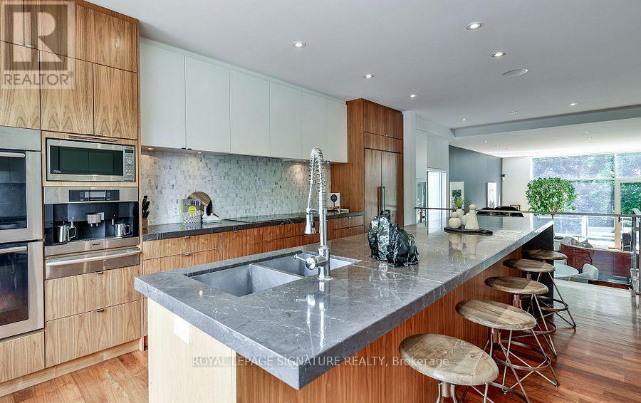 63 Douglas Crescent, Toronto, Ontario  M4W 2E6 - Photo 15 - C12483464