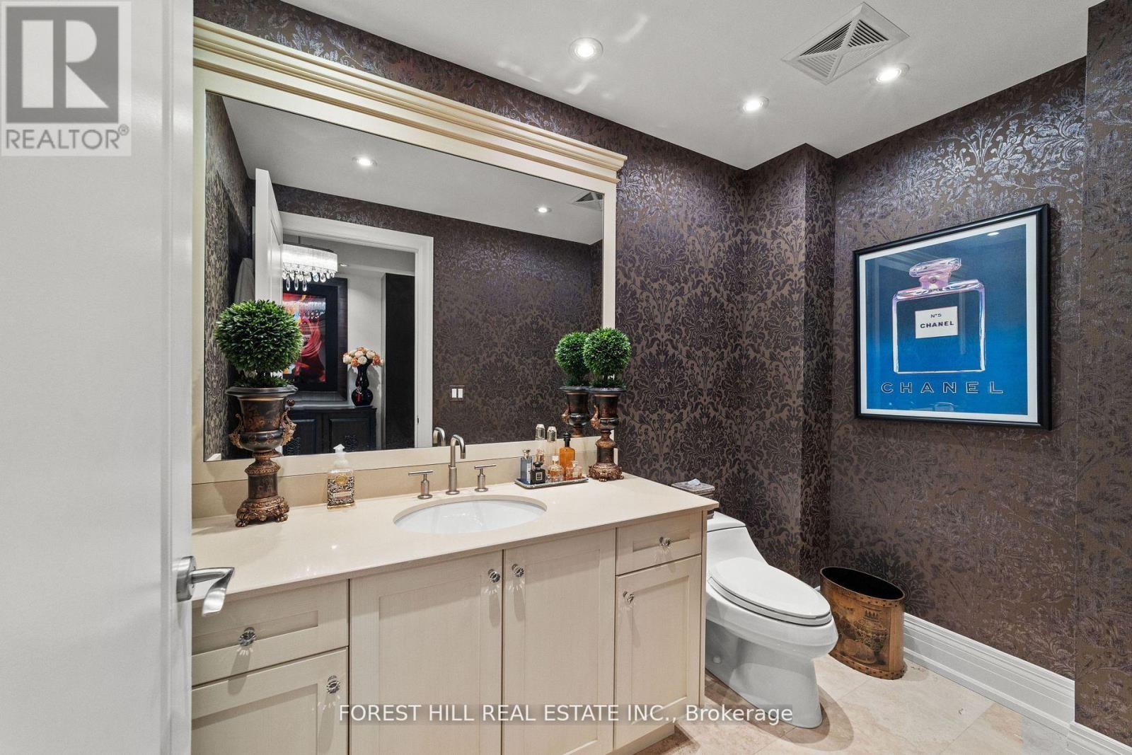1001 - 68 Yorkville Avenue, Toronto, Ontario  M5R 3V7 - Photo 13 - C12483470