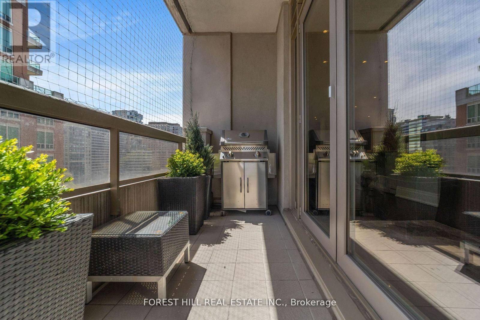 1001 - 68 Yorkville Avenue, Toronto, Ontario  M5R 3V7 - Photo 21 - C12483470
