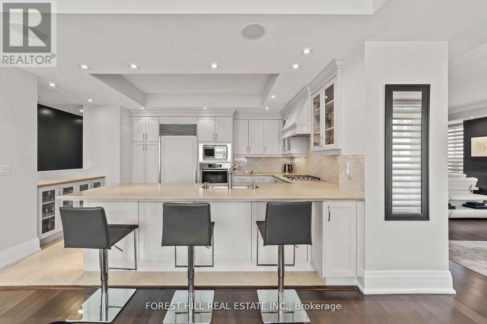 1001 - 68 Yorkville Avenue, Toronto, Ontario  M5R 3V7 - Photo 9 - C12483470