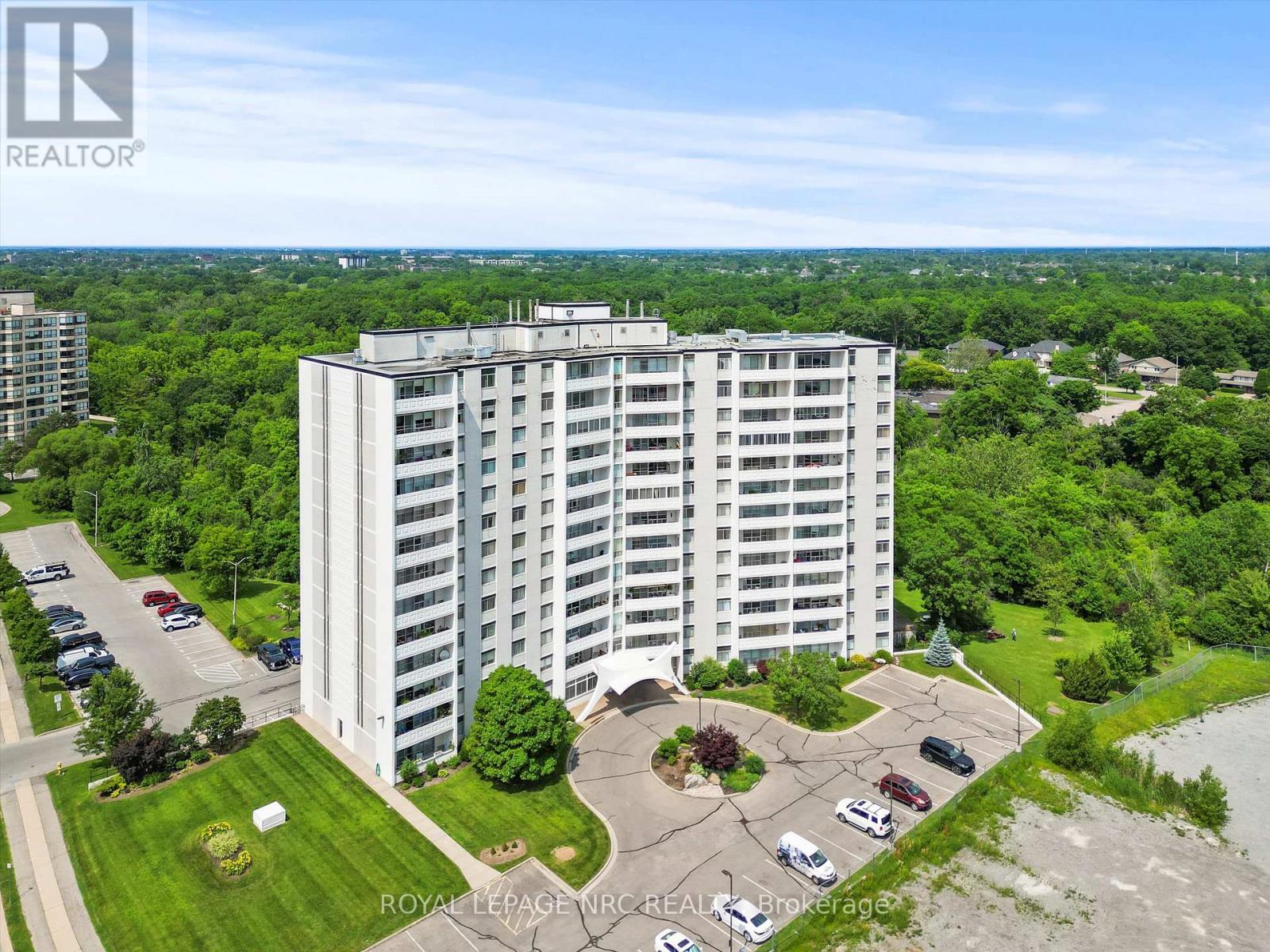1202 - 15 Towering Heights Boulevard, St. Catharines, Ontario  L2T 3G7 - Photo 1 - X12483499