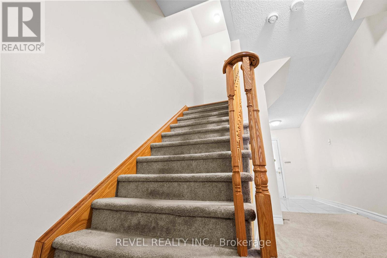 1516 Shepway Mews, Pickering, Ontario  L1X 0C7 - Photo 11 - E12483385