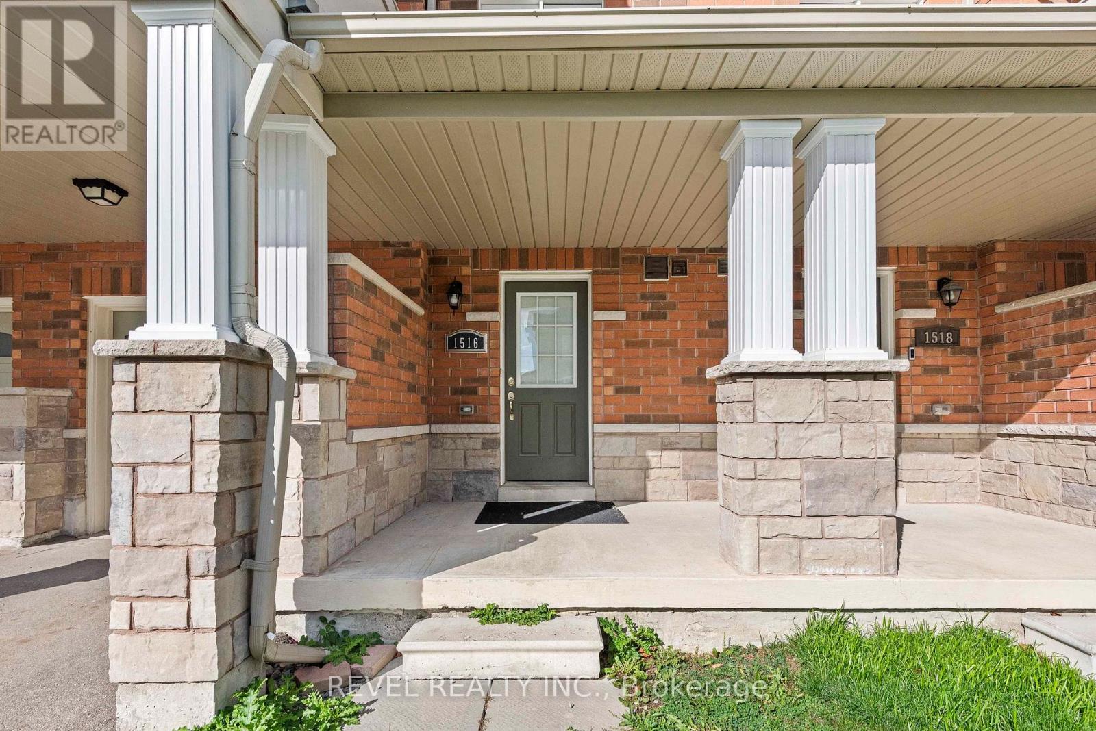 1516 Shepway Mews, Pickering, Ontario  L1X 0C7 - Photo 2 - E12483385