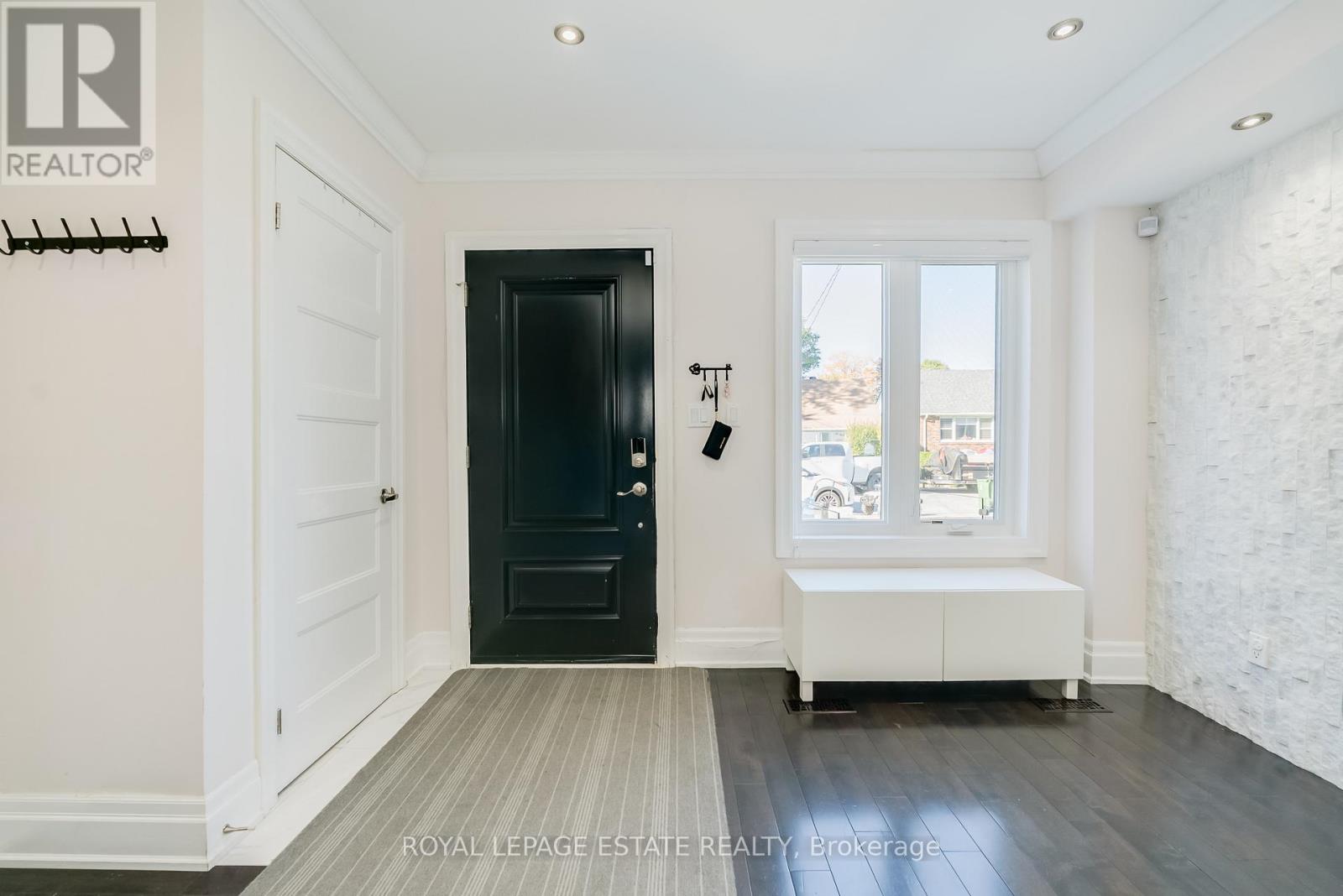 141 South Edgely Avenue, Toronto, Ontario  M1N 3L3 - Photo 2 - E12483452