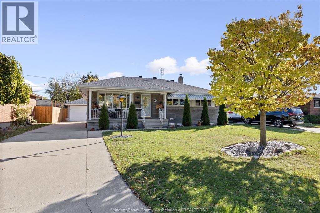 932 GREENDALE, Windsor, Ontario