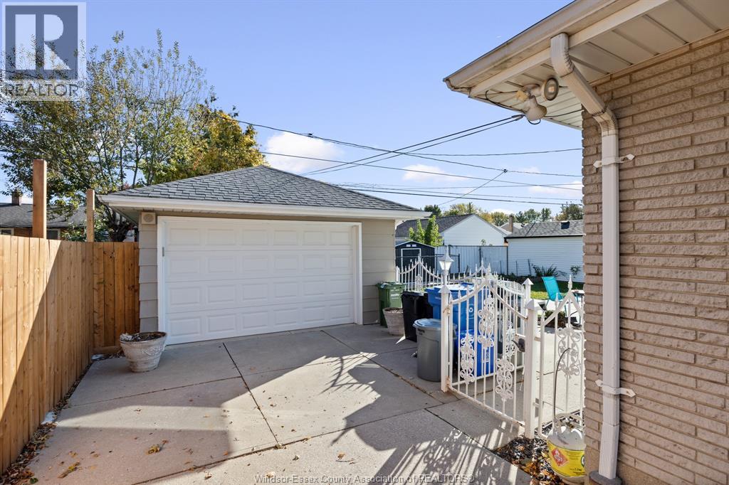 932 Greendale, Windsor, Ontario  N8S 4B3 - Photo 27 - 25027231