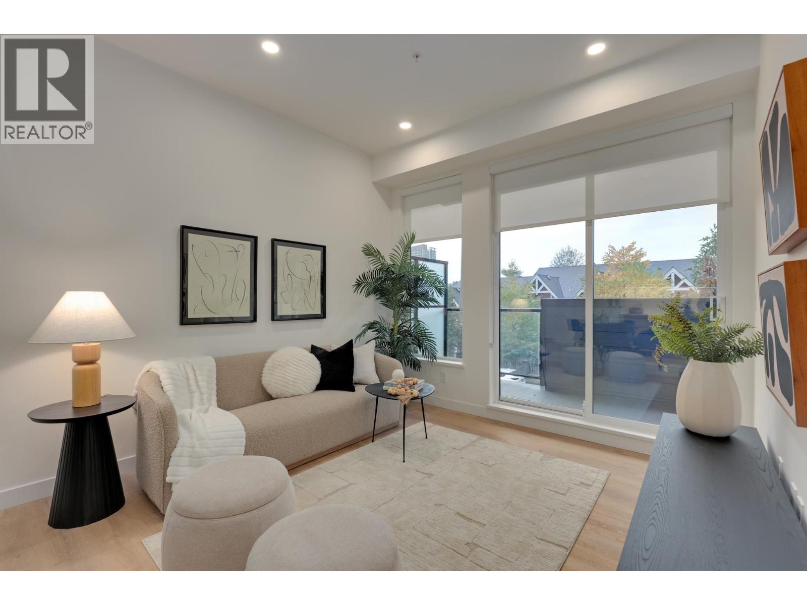 600 Rochester Avenue, Coquitlam, British Columbia  V3K 0K1 - Photo 2 - R3061959