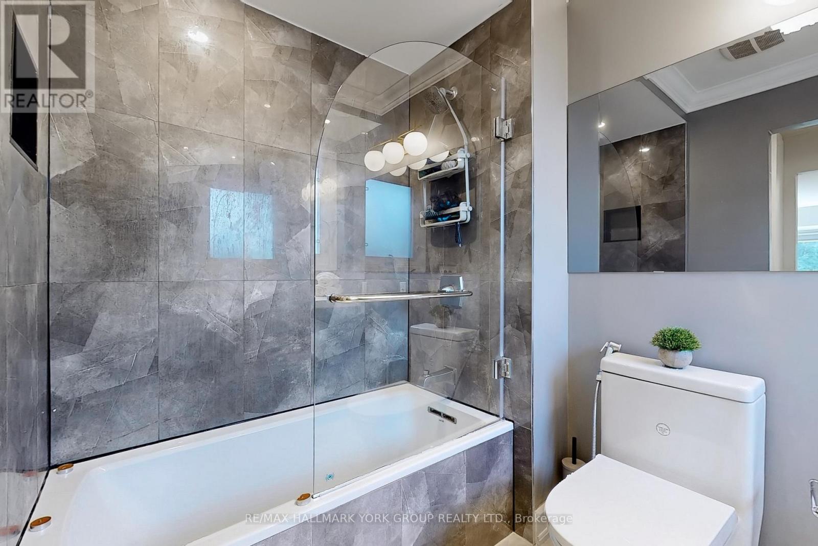 27 Murdock Avenue, Aurora, Ontario  L4G 5E7 - Photo 25 - N12483332