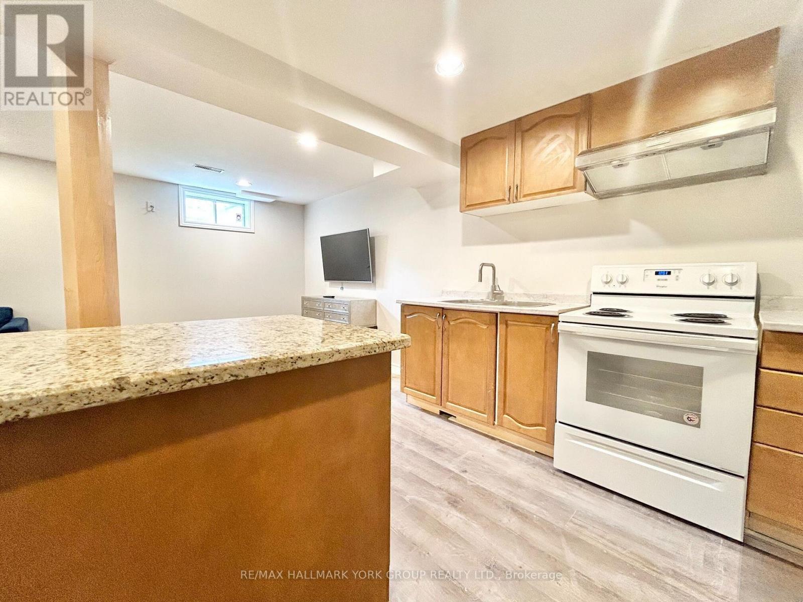 27 Murdock Avenue, Aurora, Ontario  L4G 5E7 - Photo 30 - N12483332