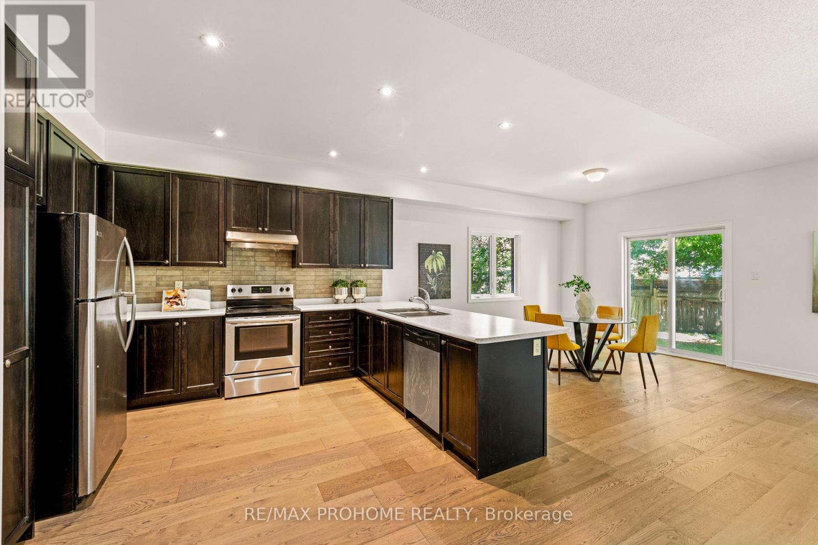 102 Riveredge Drive, Georgina, Ontario  L4P 2P1 - Photo 14 - N12483348