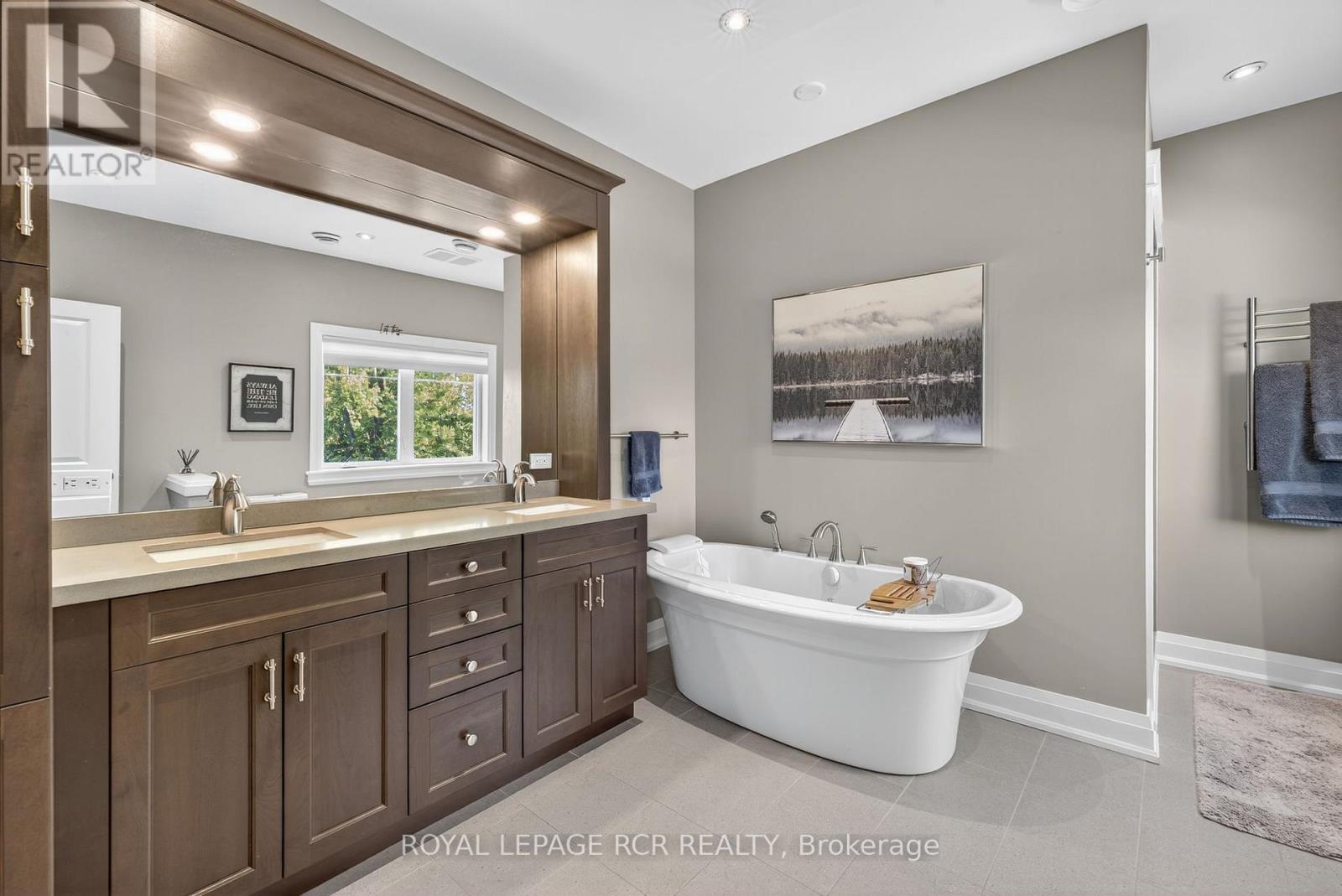 20572 Yonge Street, East Gwillimbury, Ontario  L9N 0J7 - Photo 24 - N12483364