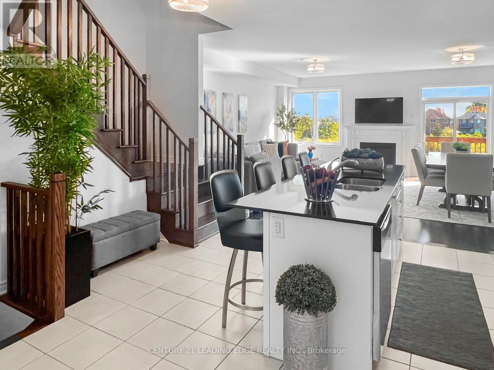 2025 Mullen Street, Innisfil, Ontario  L9S 0J8 - Photo 6 - N12483378