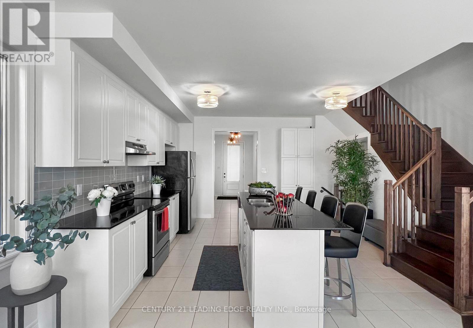 2025 Mullen Street, Innisfil, Ontario  L9S 0J8 - Photo 7 - N12483378