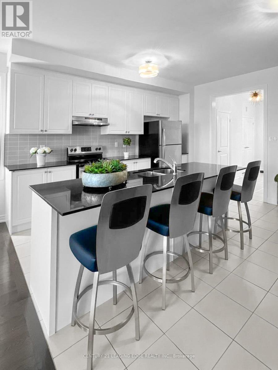 2025 Mullen Street, Innisfil, Ontario  L9S 0J8 - Photo 9 - N12483378
