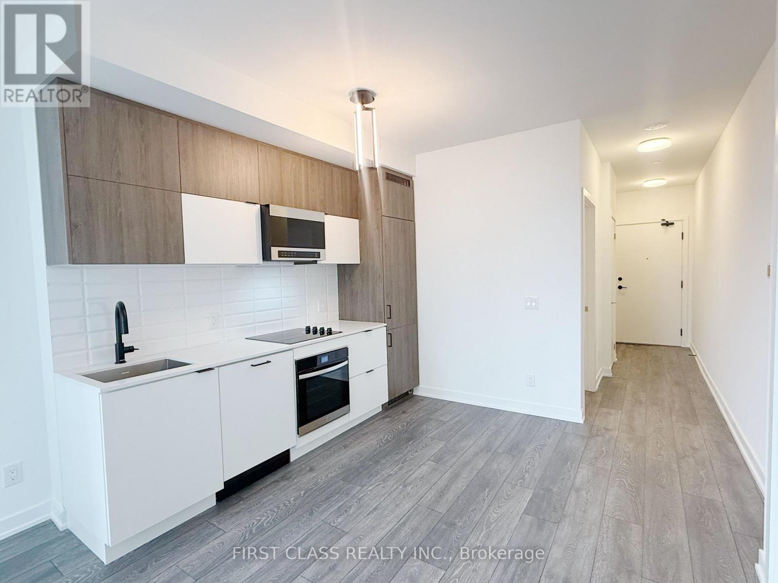 709 - 8888 Yonge Street, Richmond Hill, Ontario  L4C 6Z1 - Photo 2 - N12483416