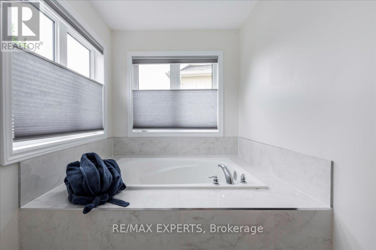 12 Mount Crescent, Essa, Ontario  L3W 0N4 - Photo 23 - N12483419