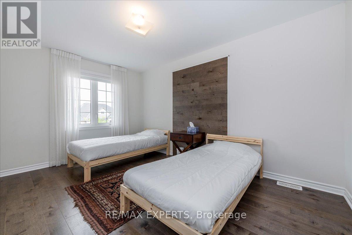 12 Mount Crescent, Essa, Ontario  L3W 0N4 - Photo 26 - N12483419