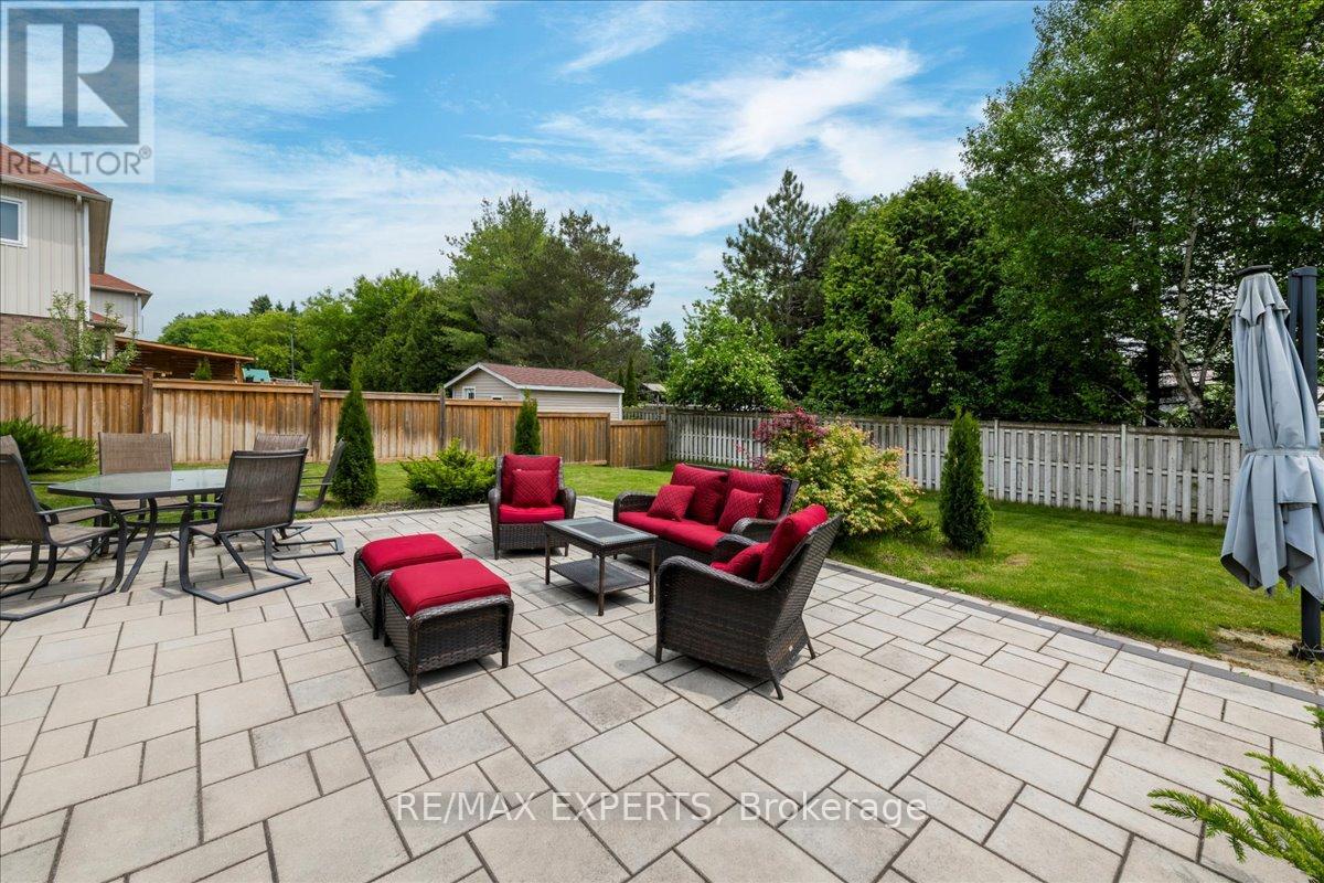 12 Mount Crescent, Essa, Ontario  L3W 0N4 - Photo 37 - N12483419