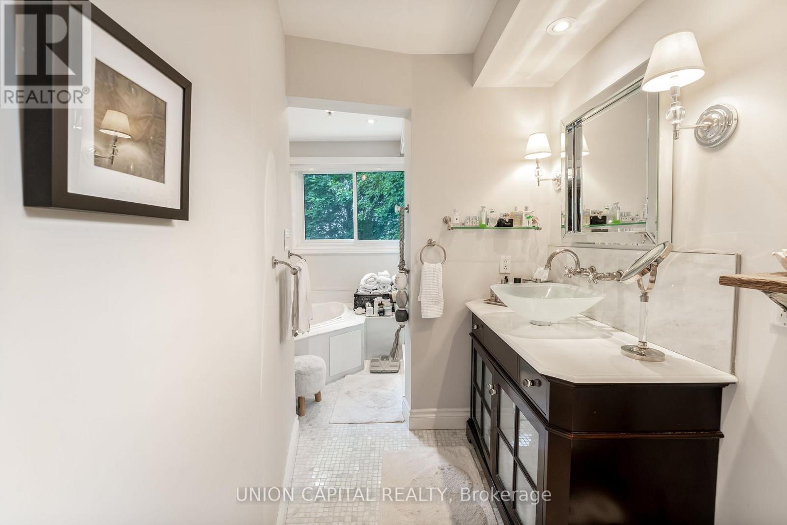 123 Imperial Crescent, Bradford West Gwillimbury (Bradford), Ontario  L3Z 2N3 - Photo 29 - N12483433