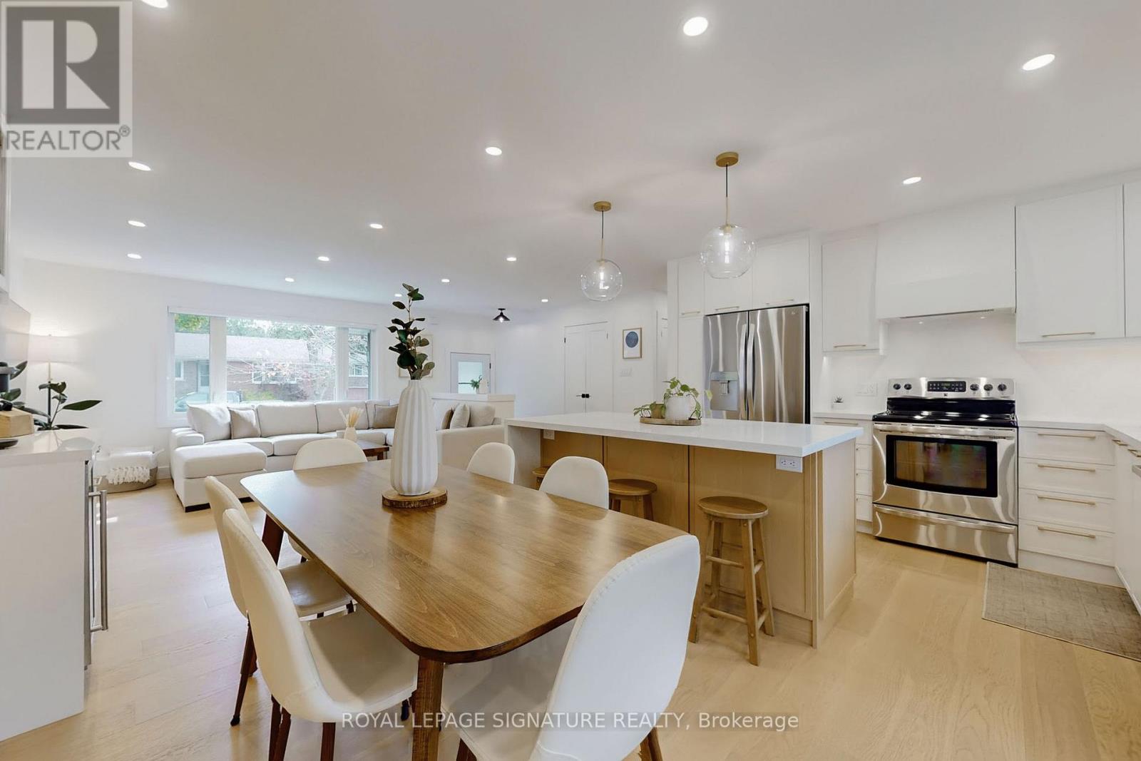 339 Boyer Street, Whitchurch-Stouffville, Ontario  L4A 7V9 - Photo 5 - N12483463