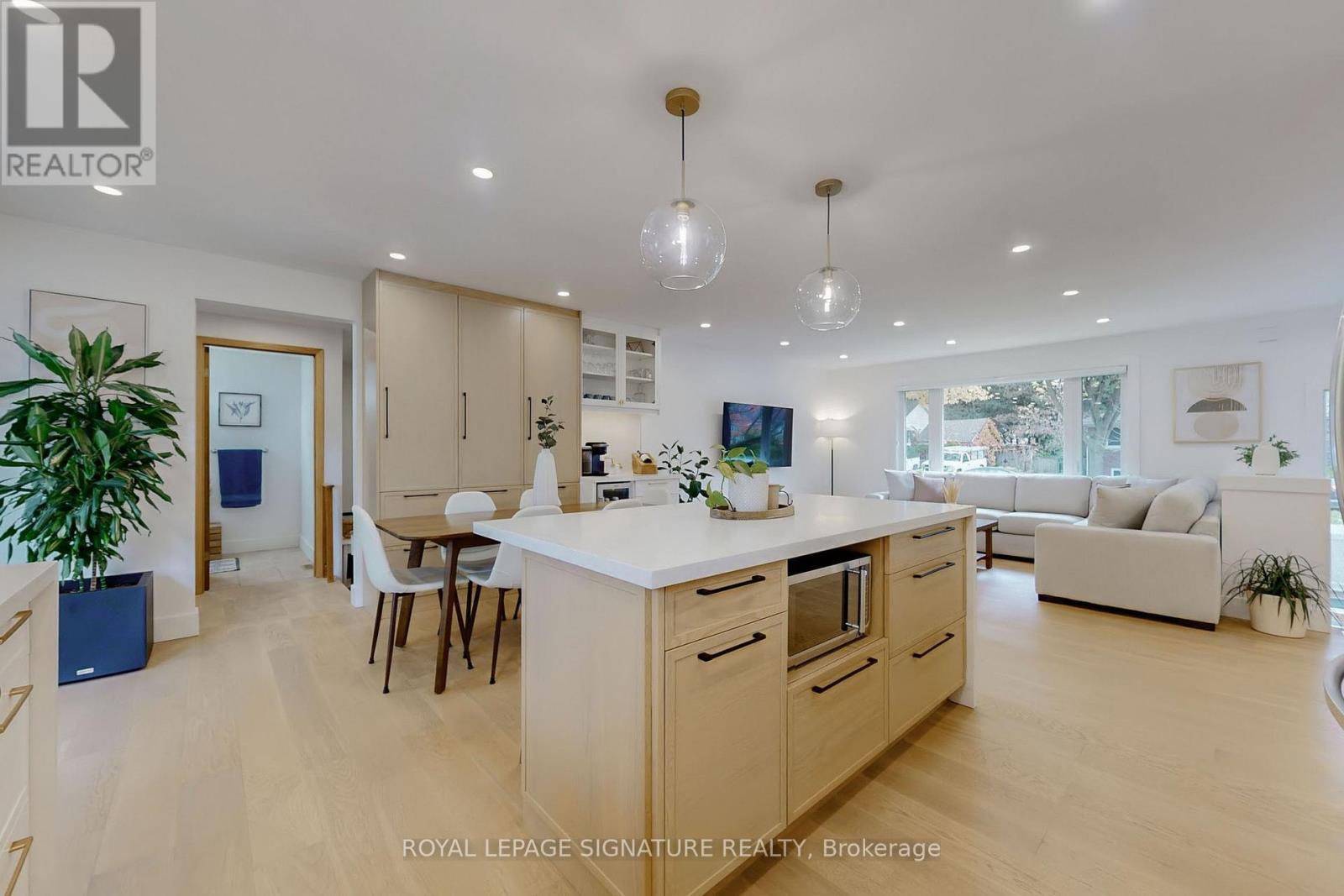 339 Boyer Street, Whitchurch-Stouffville, Ontario  L4A 7V9 - Photo 6 - N12483463