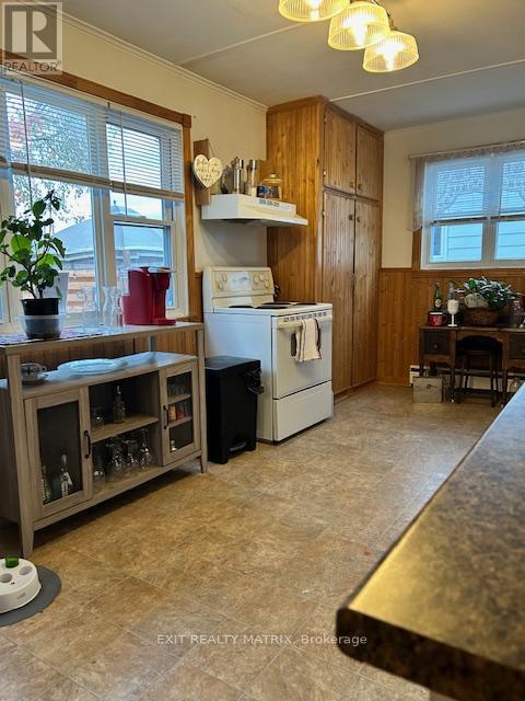 376 Telegraph Road, Alfred And Plantagenet, Ontario  K0B 1A0 - Photo 6 - X12482484