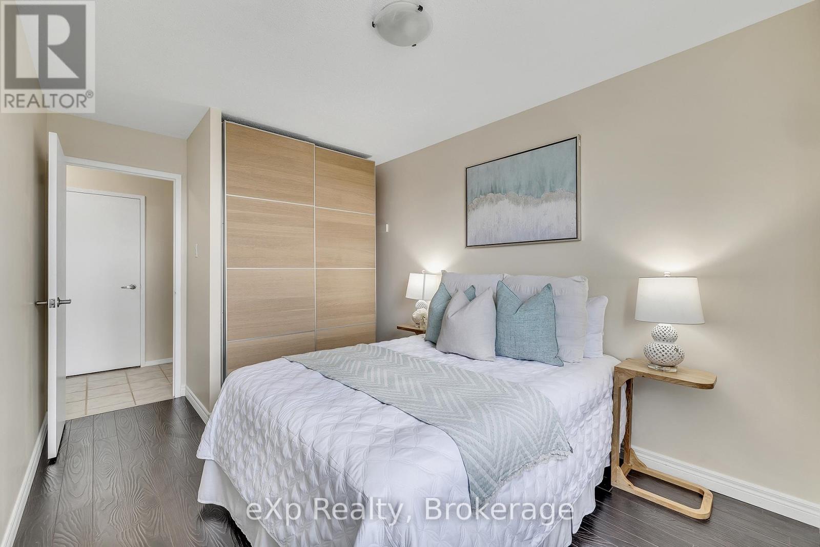 605 - 1100 Courtland Avenue E, Kitchener, Ontario  N2C 2H9 - Photo 12 - X12483533