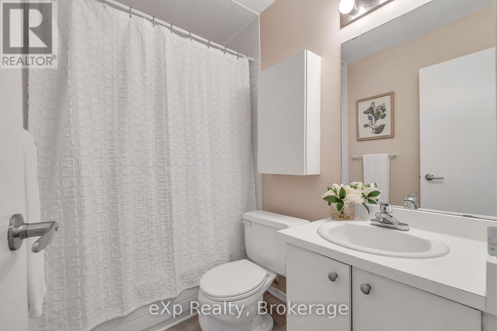 605 - 1100 Courtland Avenue E, Kitchener, Ontario  N2C 2H9 - Photo 15 - X12483533