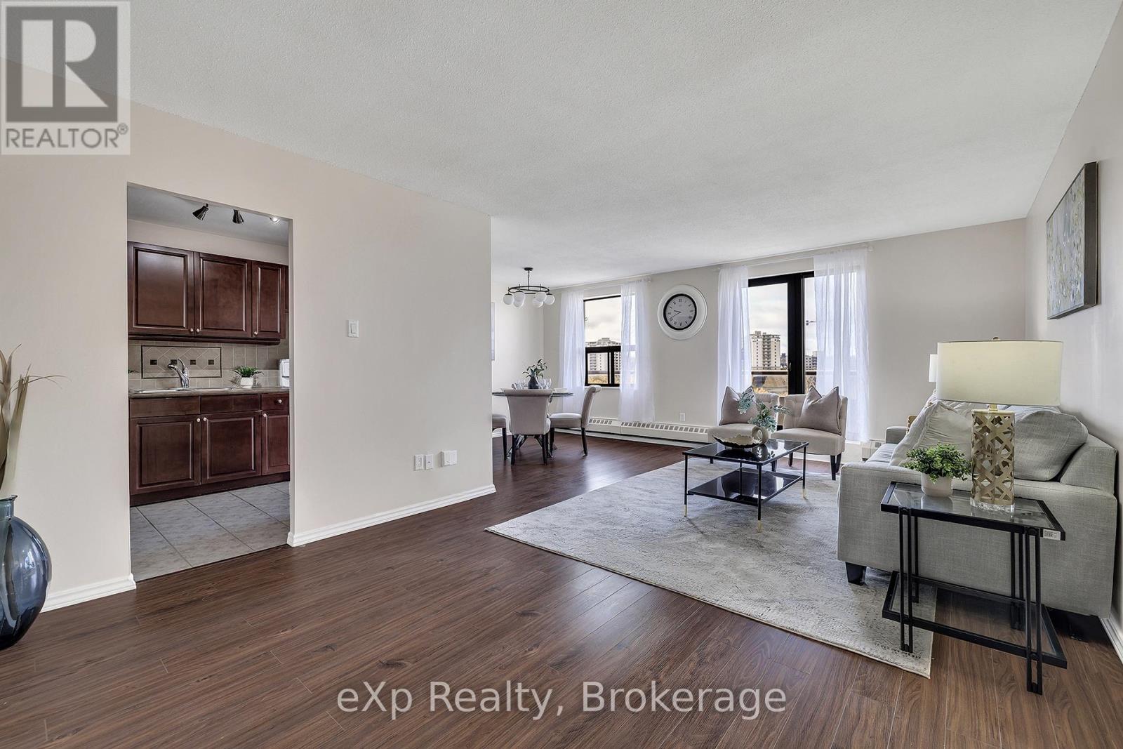 605 - 1100 Courtland Avenue E, Kitchener, Ontario  N2C 2H9 - Photo 2 - X12483533