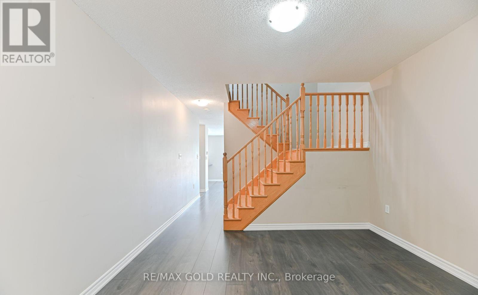 72 Brown Bear Street, Barrie, Ontario  L9J 0H8 - Photo 10 - S12482773