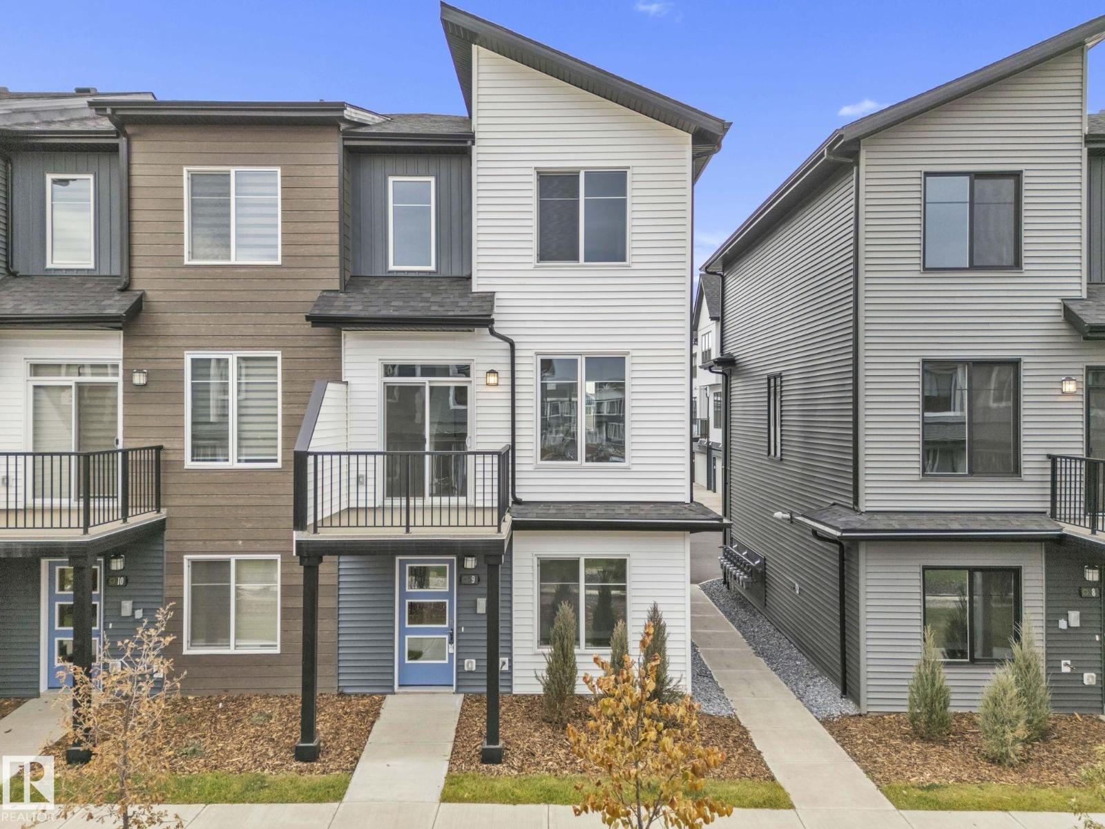 #9 6905 25 AV SW, Edmonton, Alberta