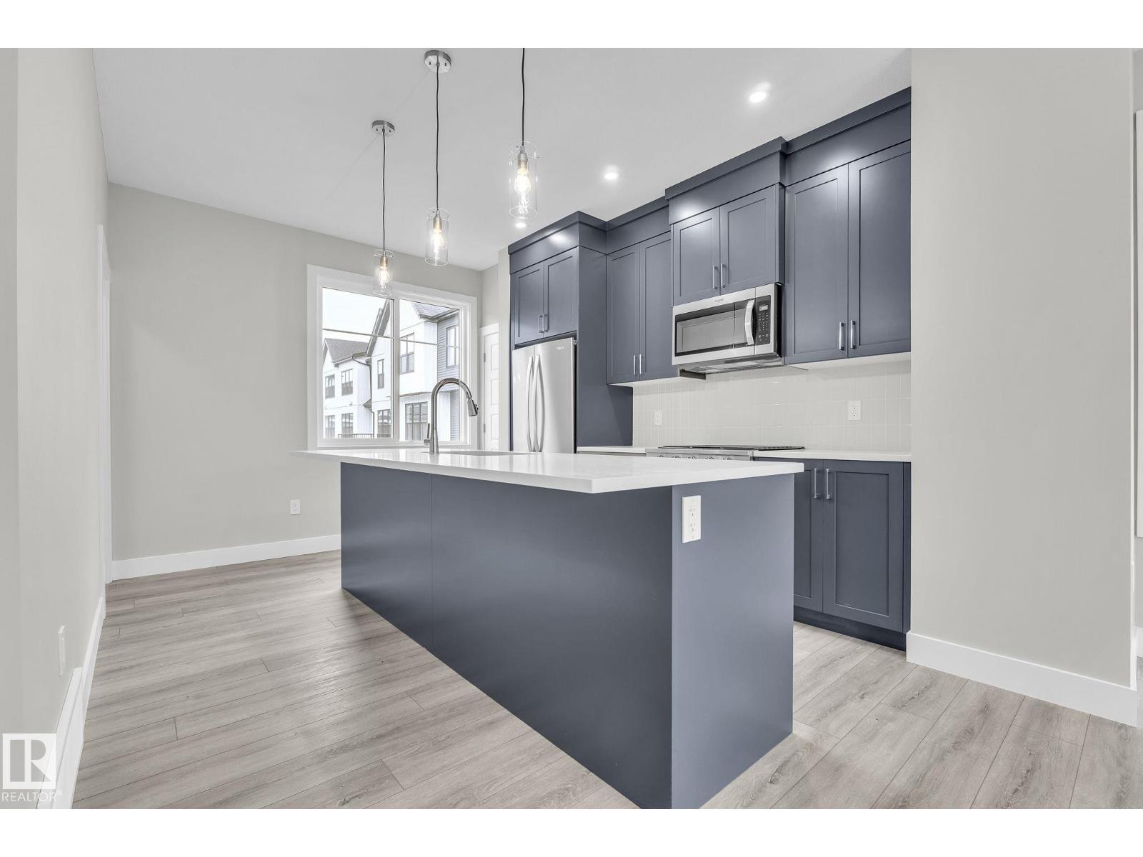 #9 6905 25 Av Sw, Edmonton, Alberta  T6X 3B7 - Photo 2 - E4463613