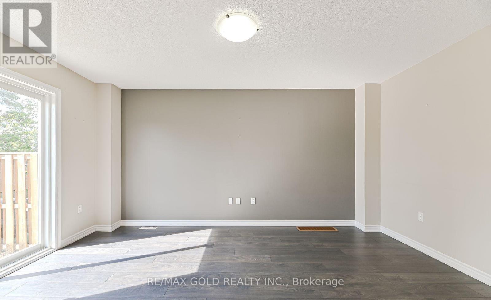 72 Brown Bear Street, Barrie, Ontario  L9J 0H8 - Photo 12 - S12482773
