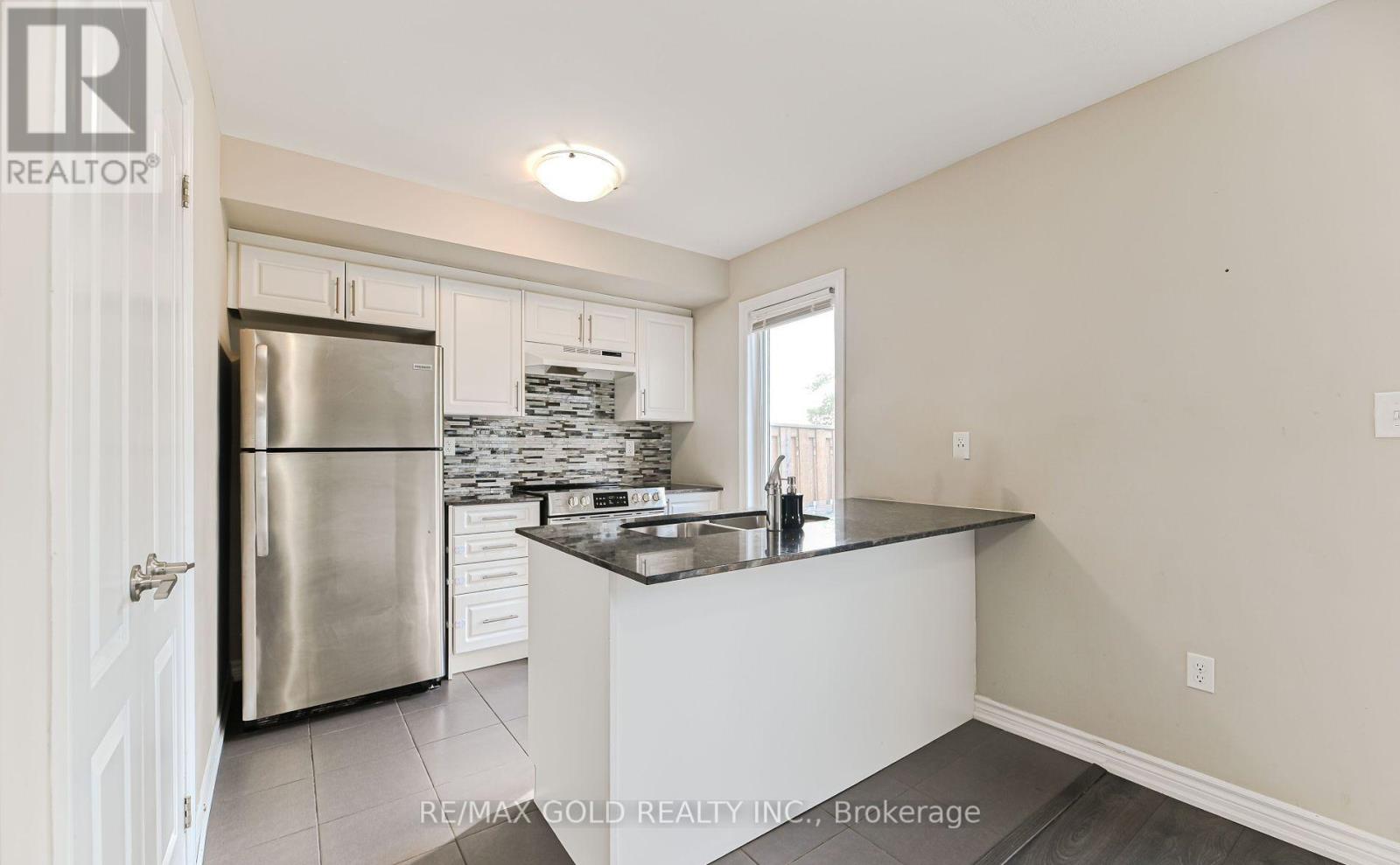 72 Brown Bear Street, Barrie, Ontario  L9J 0H8 - Photo 16 - S12482773