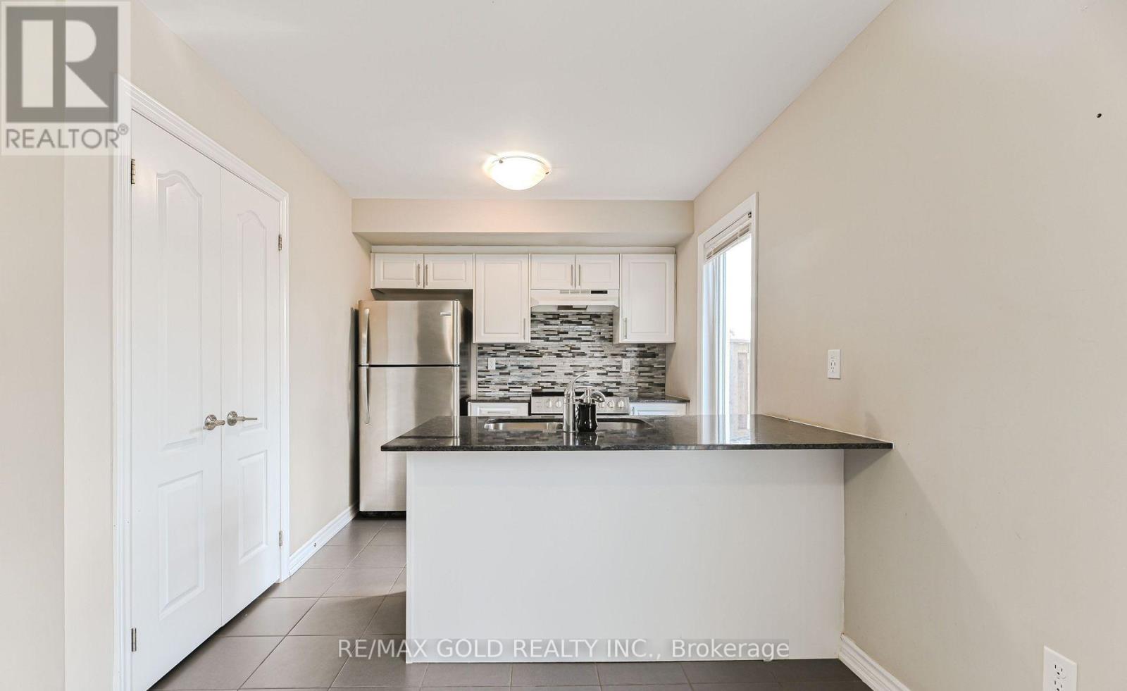 72 Brown Bear Street, Barrie, Ontario  L9J 0H8 - Photo 17 - S12482773