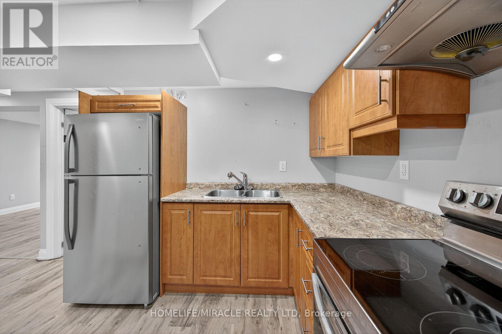 764 Upper Ottawa Street, Hamilton, Ontario  L8T 3V1 - Photo 9 - X12482210