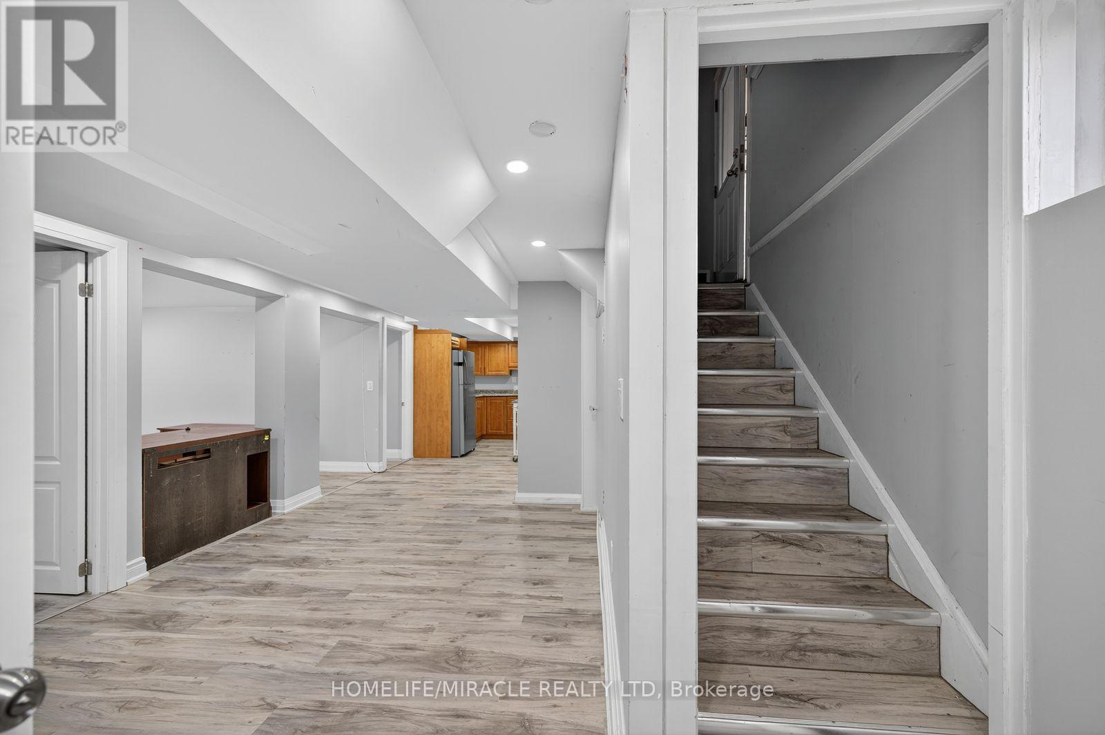 764 Upper Ottawa Street, Hamilton, Ontario  L8T 3V1 - Photo 2 - X12482210