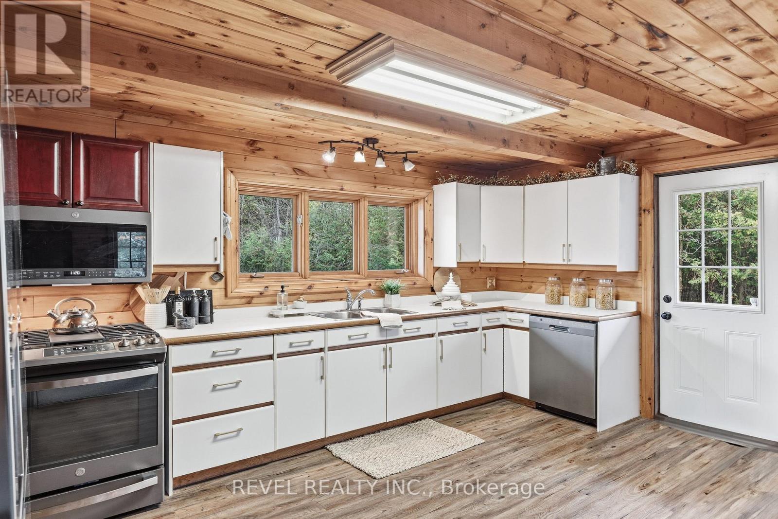 3515 County Rd 121 Road, Kawartha Lakes, Ontario  K0M 2A0 - Photo 13 - X12354111