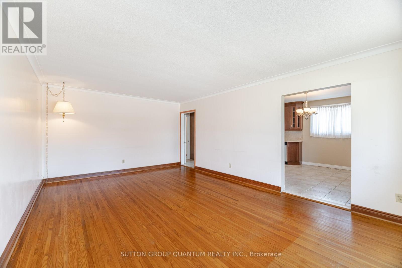 126 Angelene Street, Mississauga, Ontario  L5G 1X2 - Photo 15 - W12483313