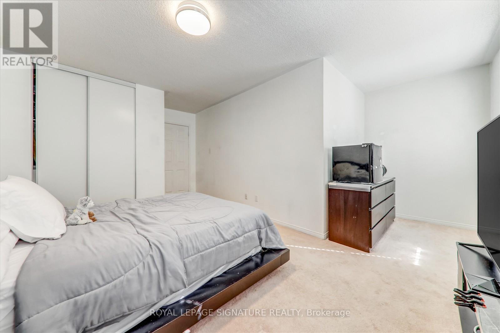 72 Fairhill Avenue, Brampton, Ontario  L7A 2E8 - Photo 27 - W12483319