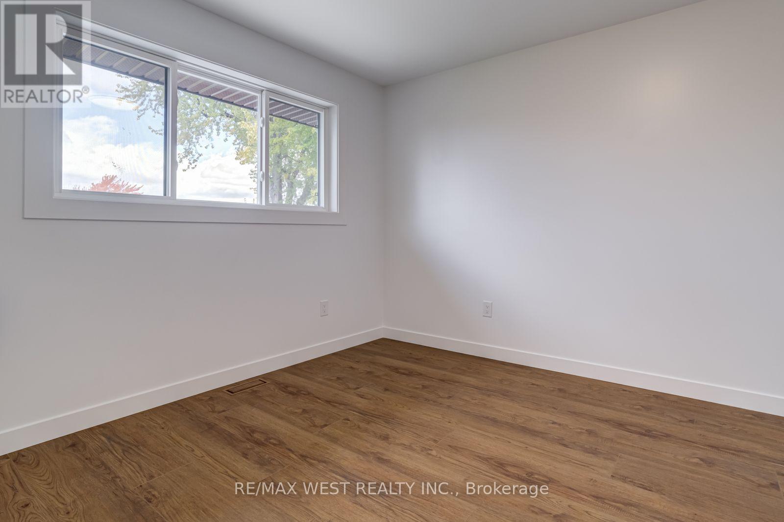 Main - 152 Clarence Street, Brampton, Ontario  L6W 1S9 - Photo 20 - W12483321