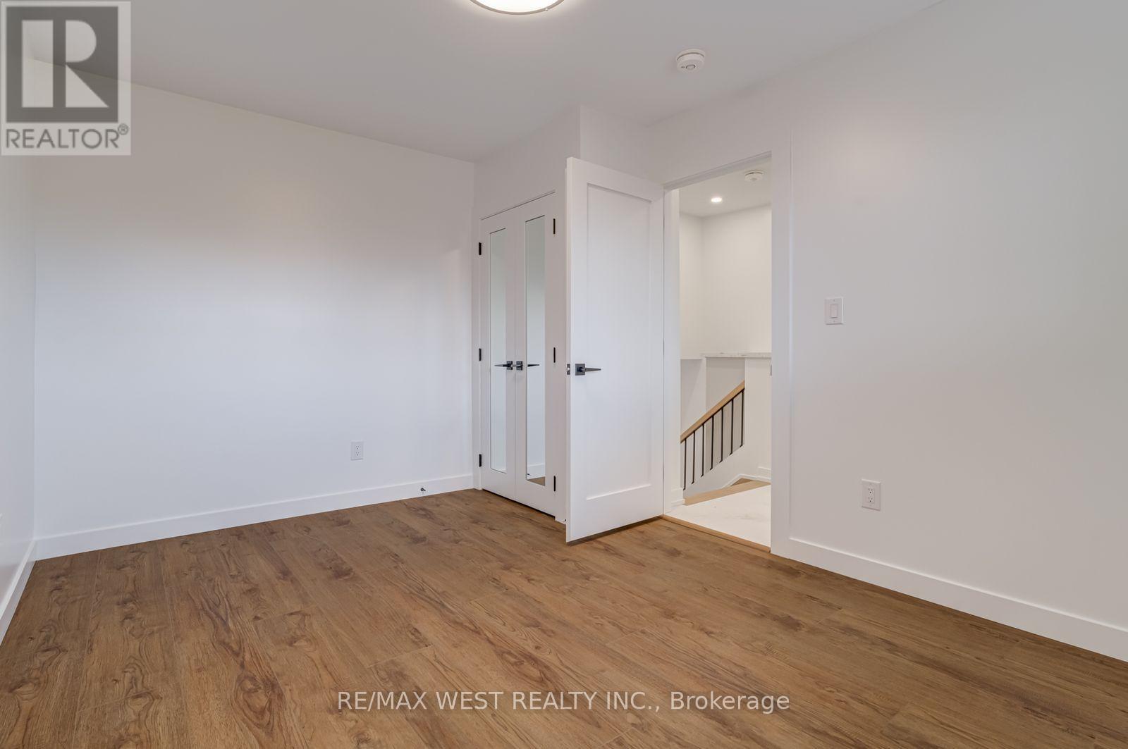 Main - 152 Clarence Street, Brampton, Ontario  L6W 1S9 - Photo 21 - W12483321